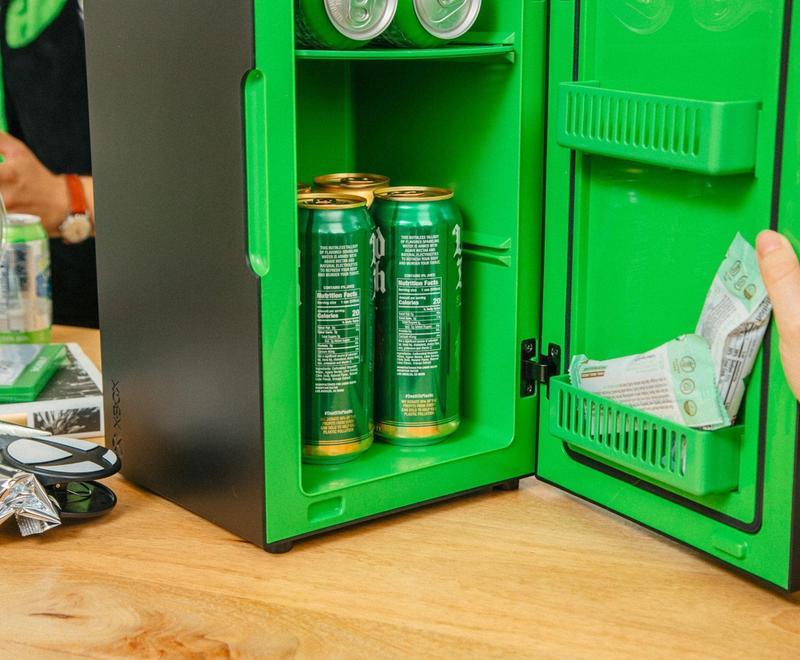 Refrigerador termoelétrico Xbox Series X Replica Mini Fridge